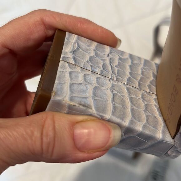 Bleecker & Bond Zagora size 8.5 Ice blue grey croc strappy sandals GUC No box - Picture 13 of 14